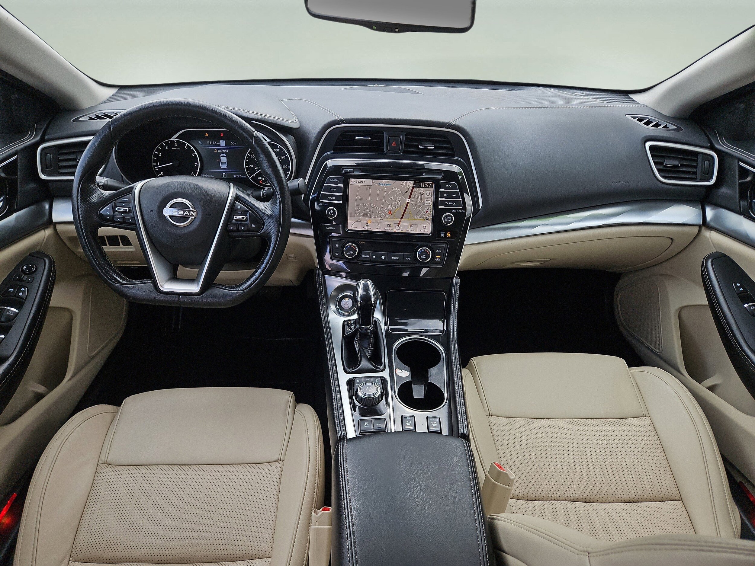 2023 Nissan Maxima SV photo 2