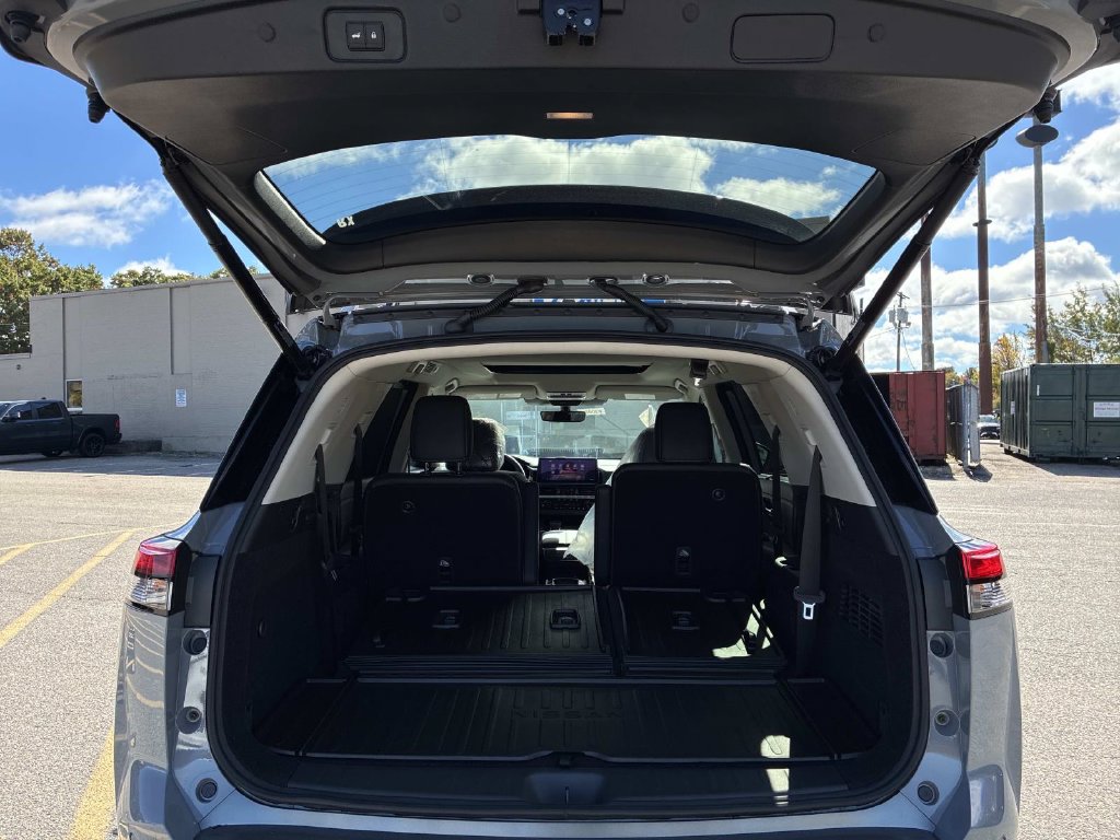 New 2026 Nissan Pathfinder Platinum SUV