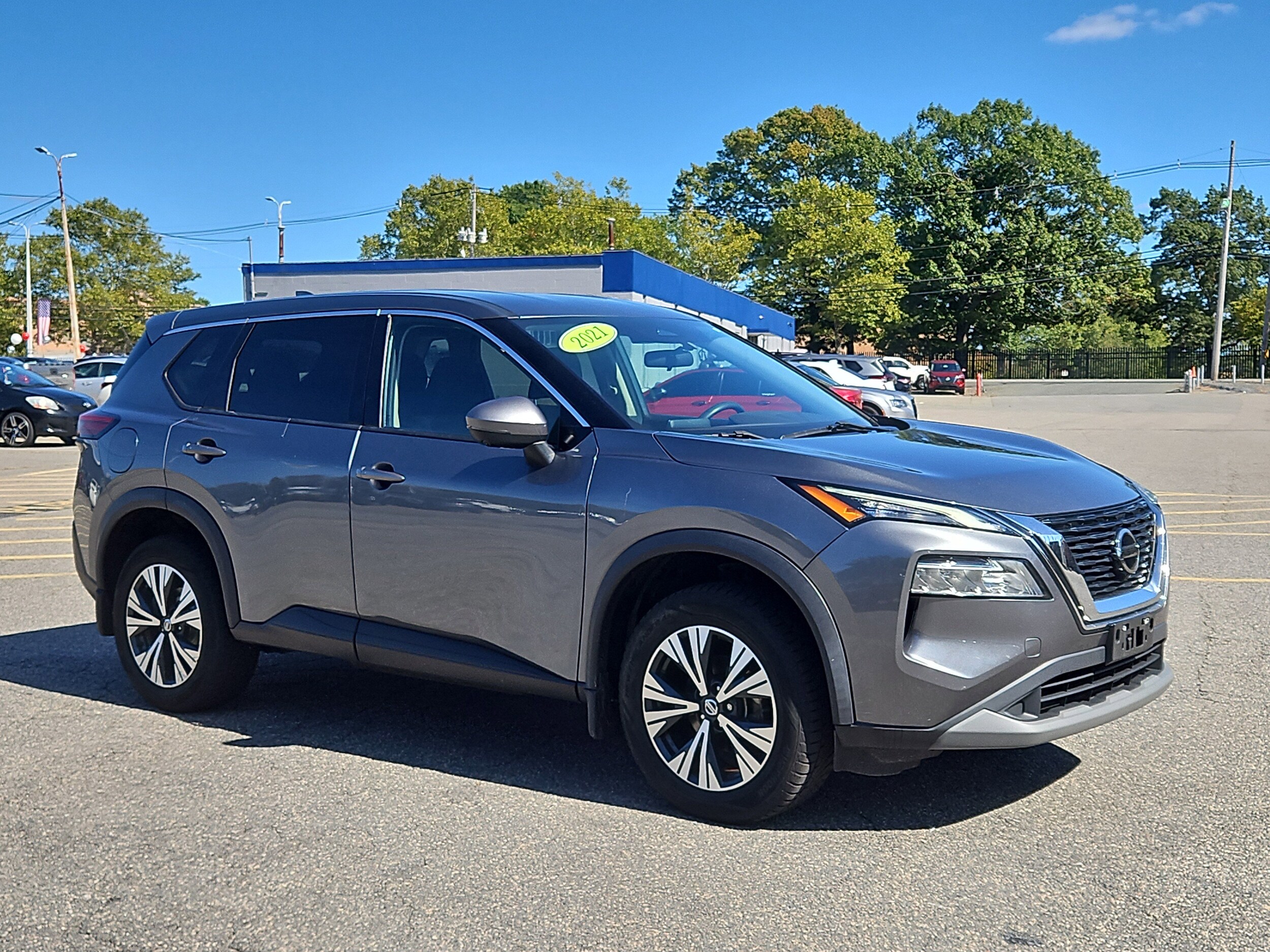 2021 Nissan Rogue SV photo 2