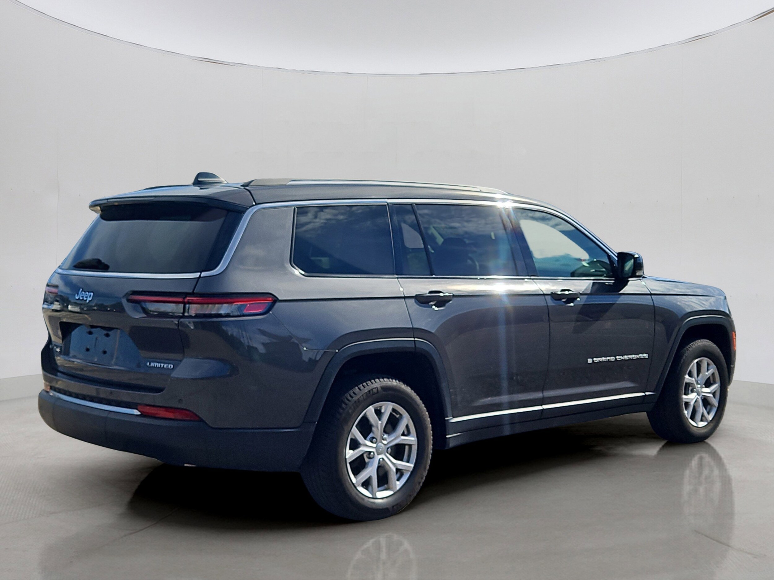 2021 Jeep Grand Cherokee Limited photo 3