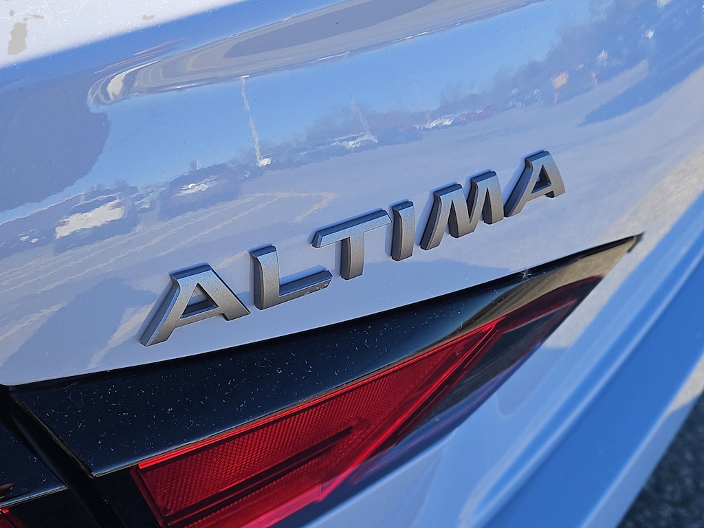 New 2025 Nissan Altima SR AWD Sedan