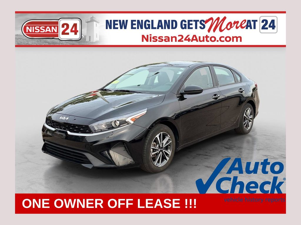 2023 Kia Forte LXS AT's photo