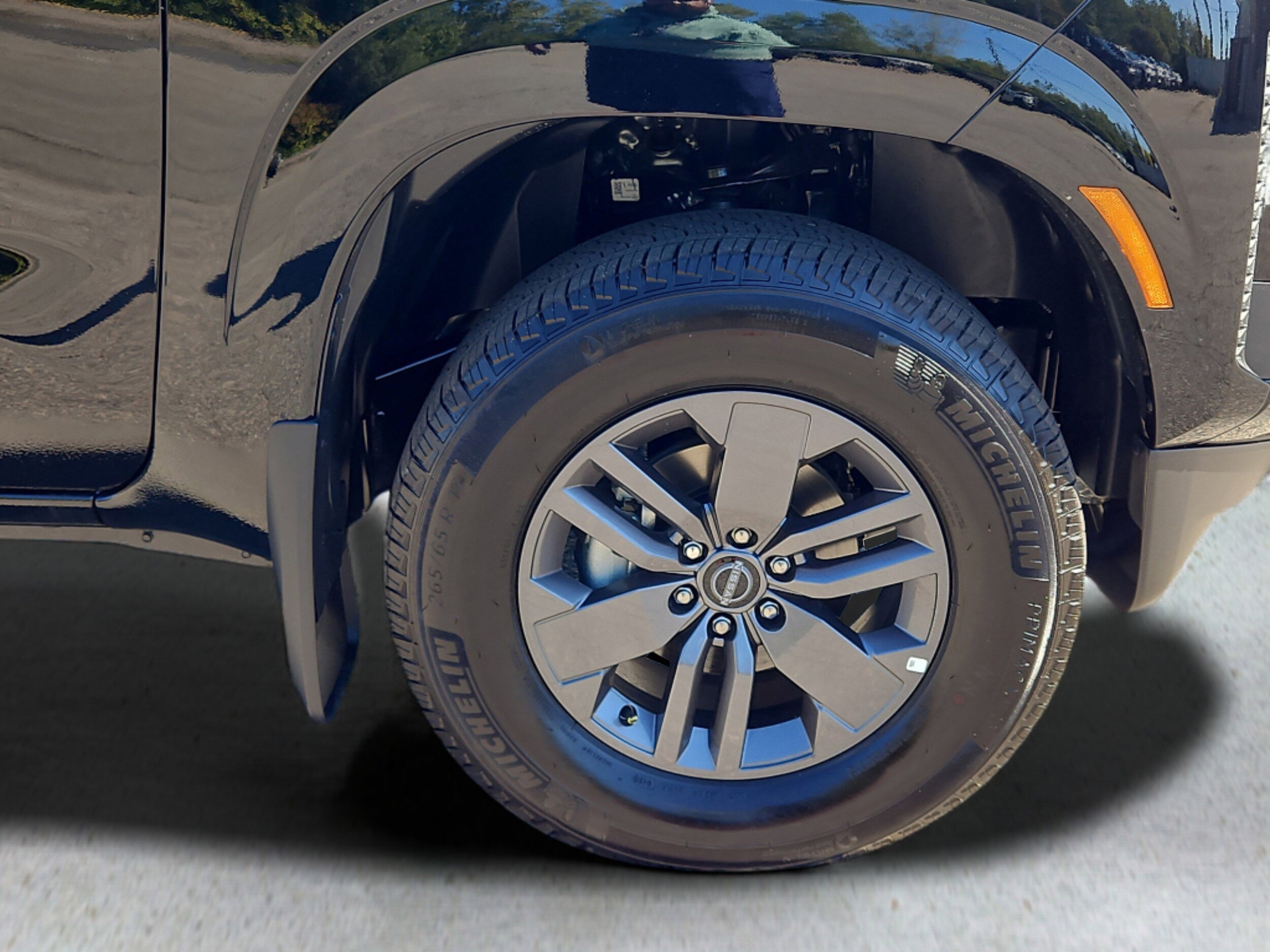2025 Nissan Frontier SV photo 4