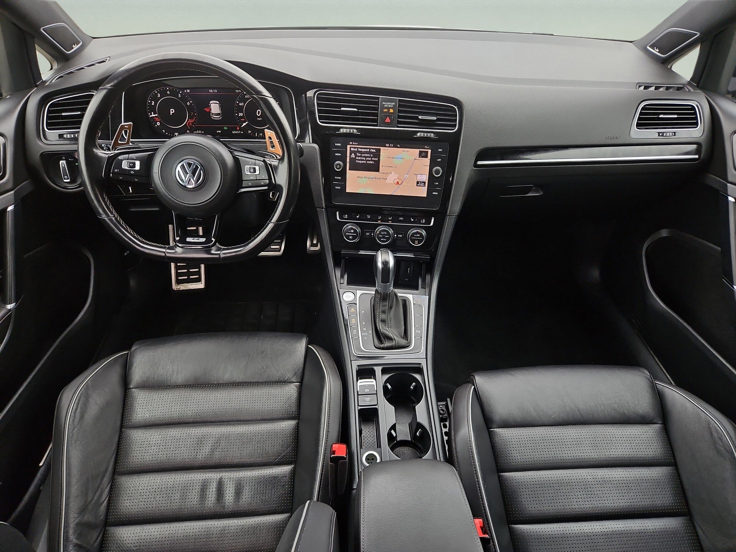 2019 Volkswagen Golf R 4Motion photo 2