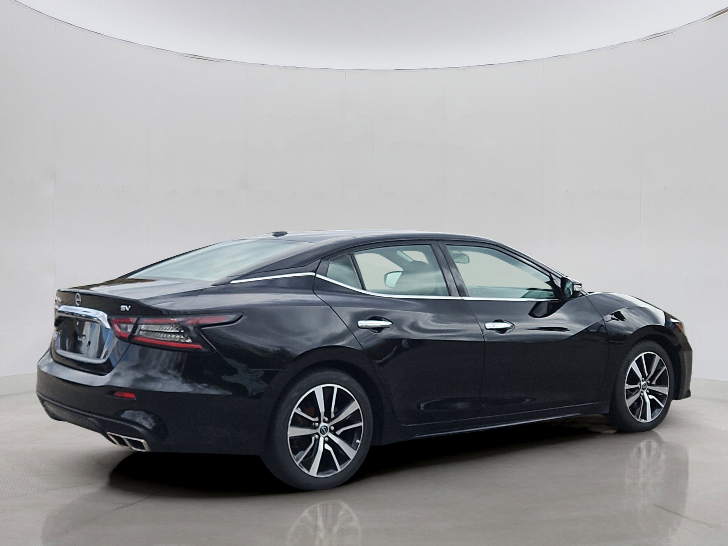 2023 Nissan Maxima SV photo 2