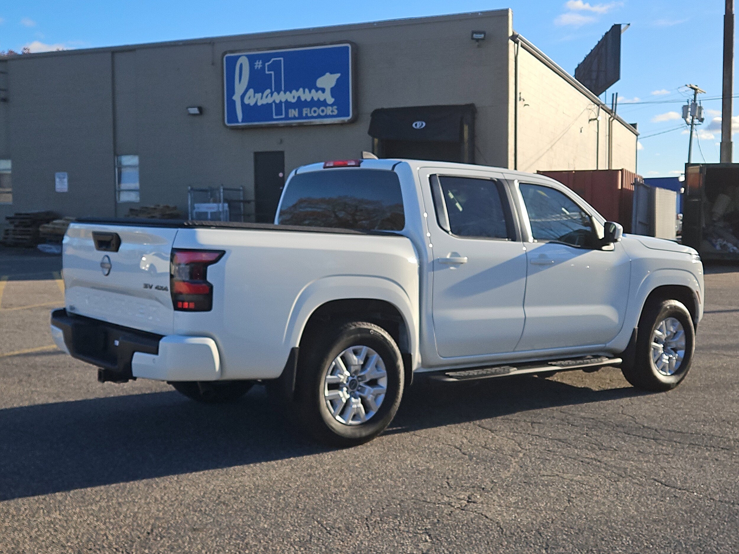 2023 Nissan Frontier SV photo 3