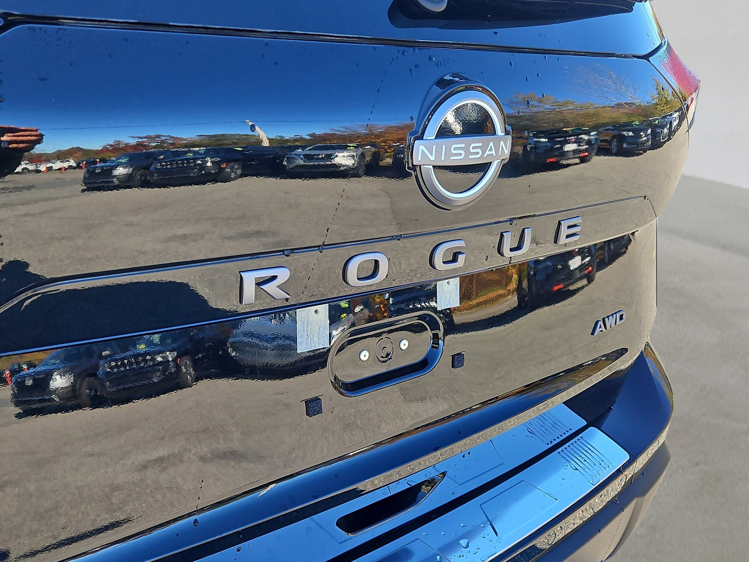 2026 Nissan Rogue SV photo 4