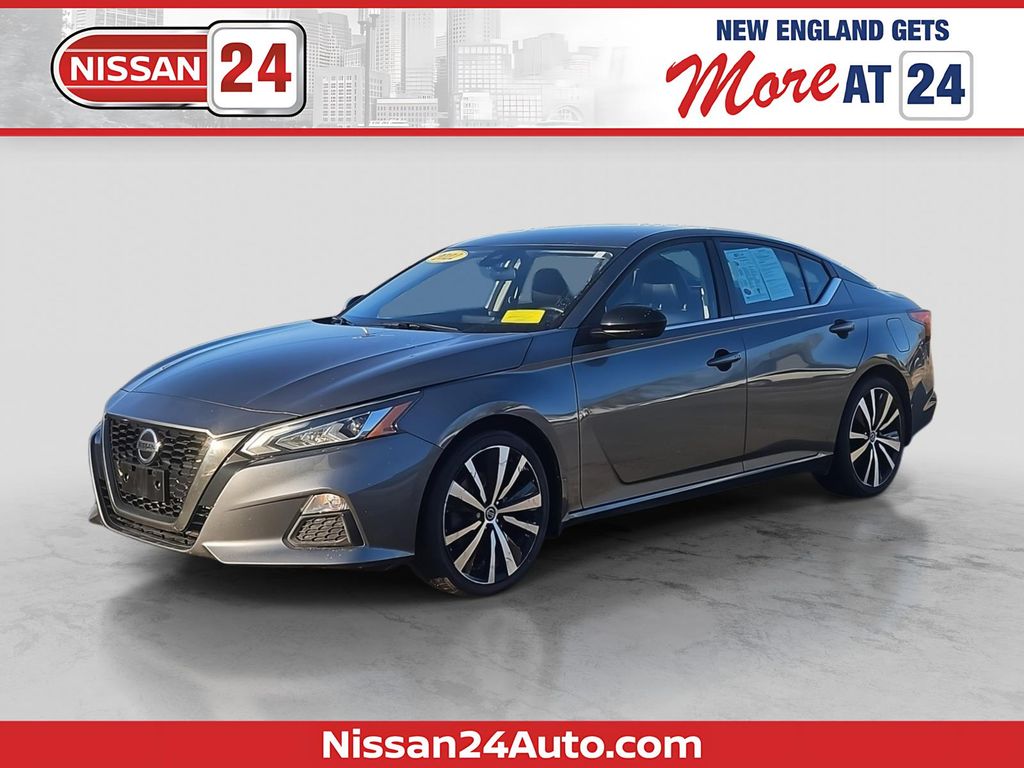 2022 Nissan Altima SR