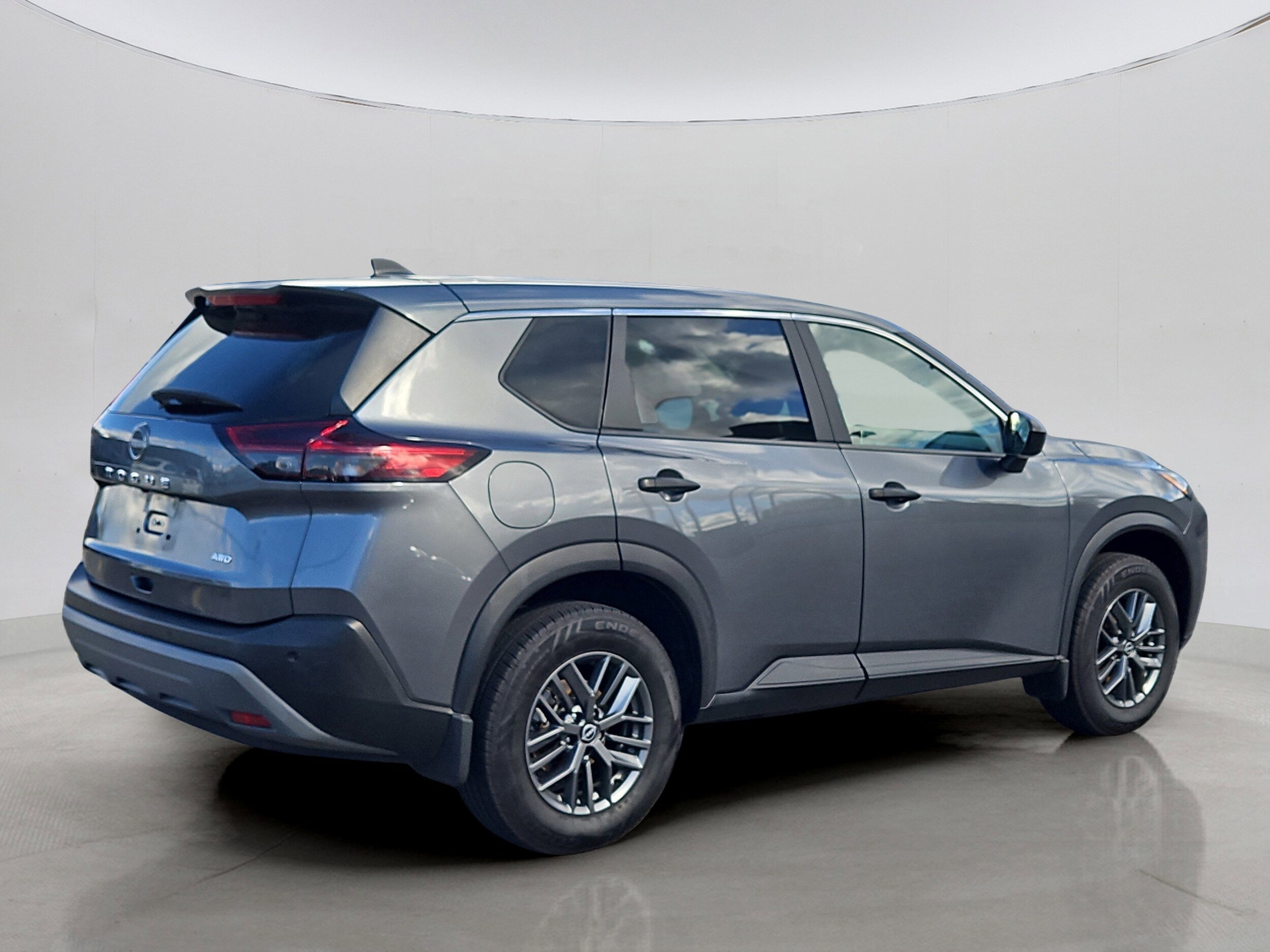 2023 Nissan Rogue S photo 3