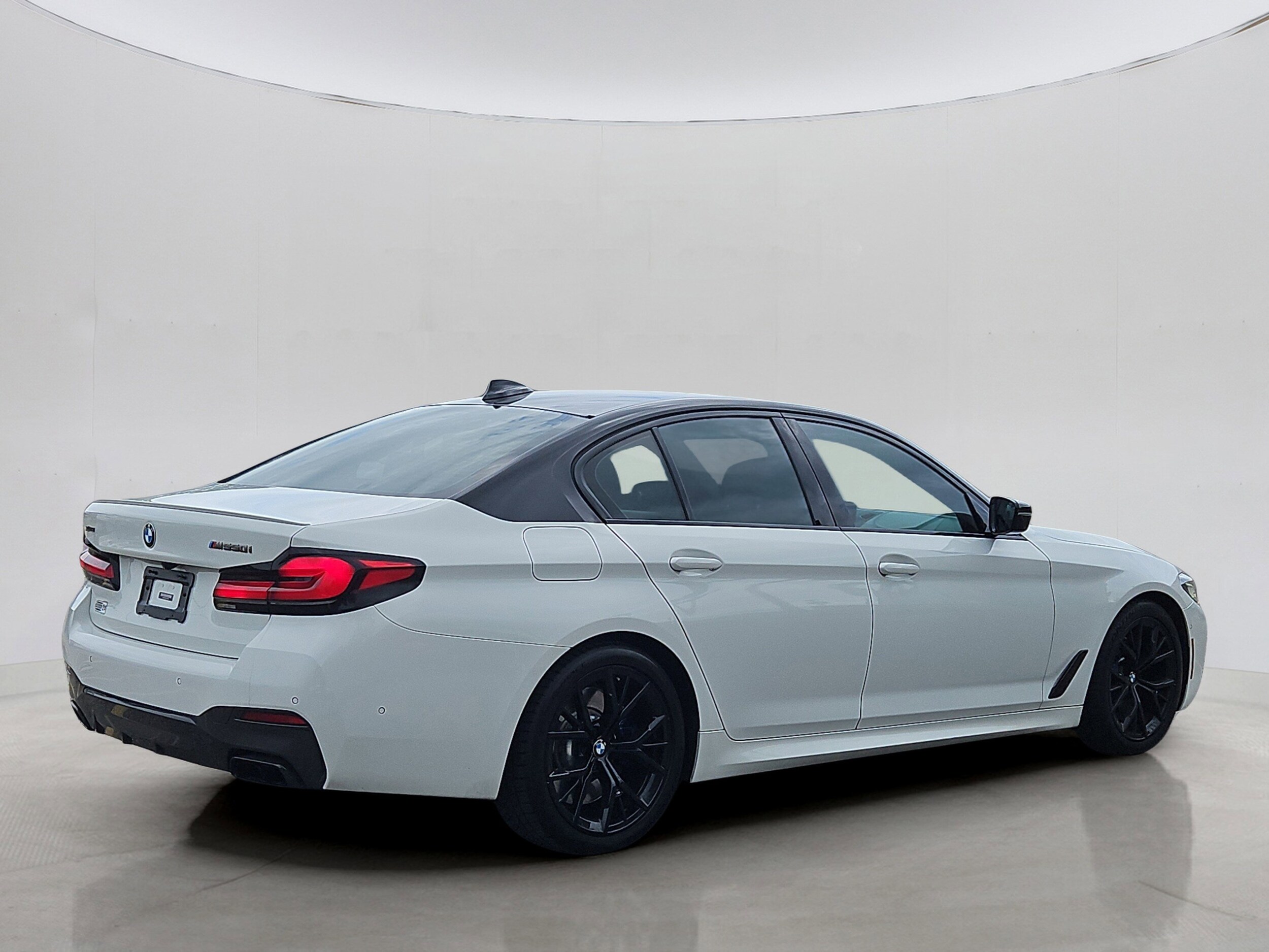 2021 Bmw M550i xDrive photo 3