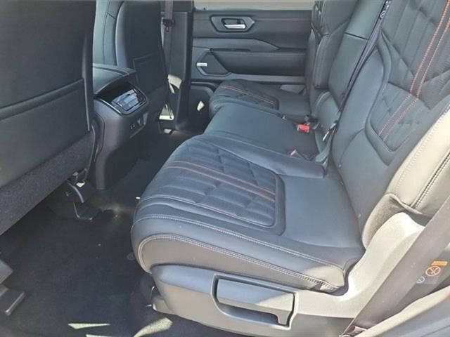 2025 Nissan Armada PRO-4X - Photo 21