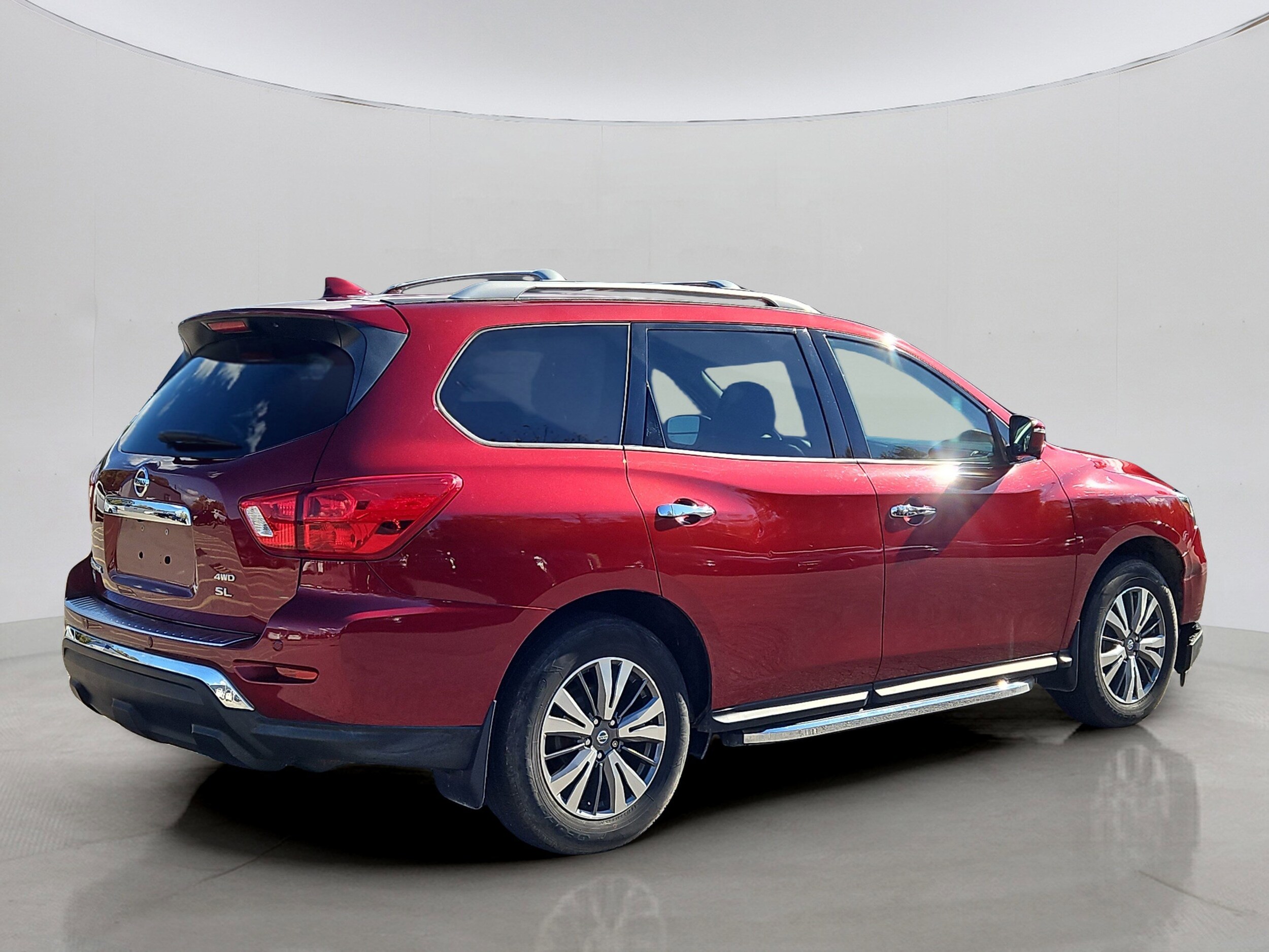 2020 Nissan Pathfinder SL photo 3