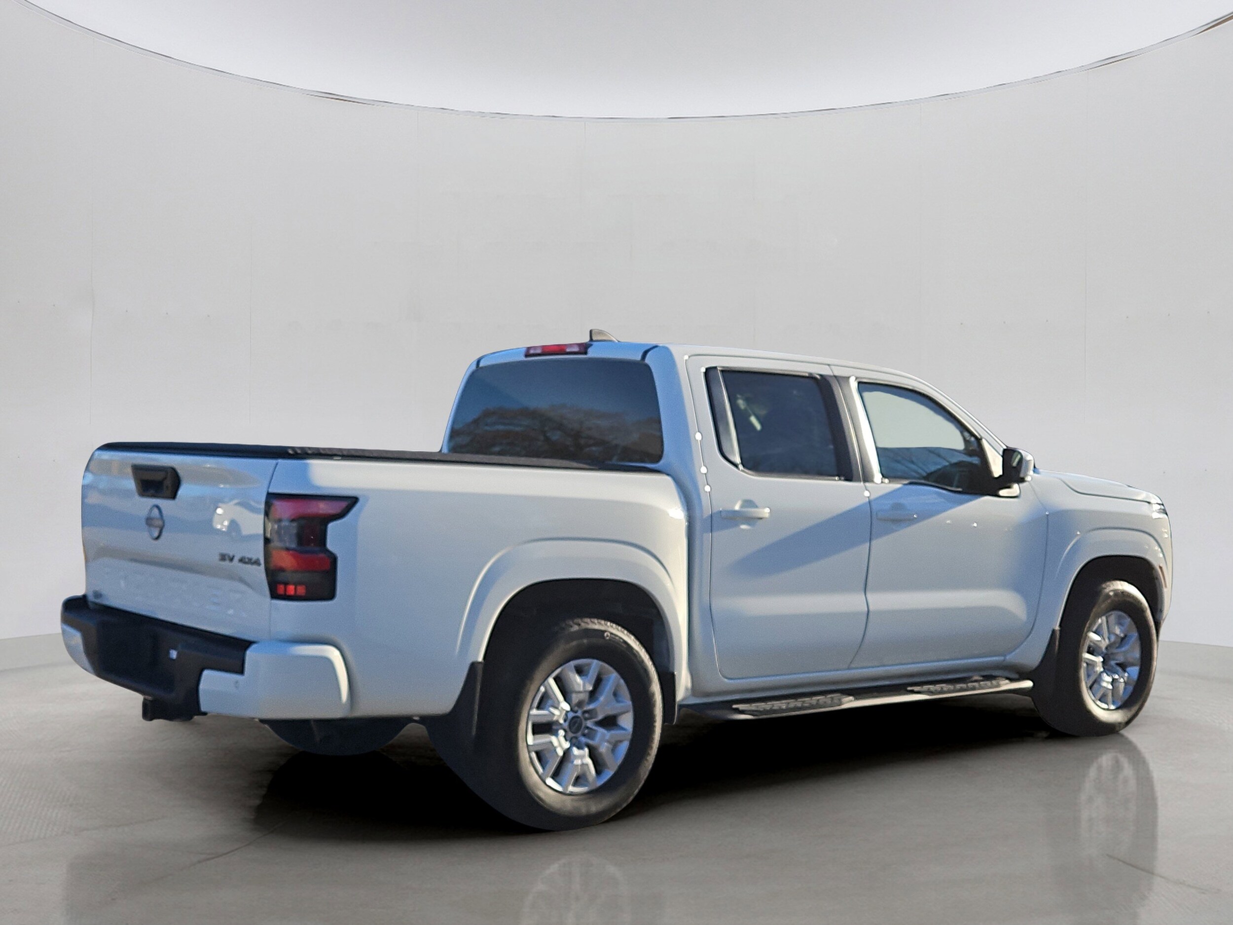 2023 Nissan Frontier SV photo 3