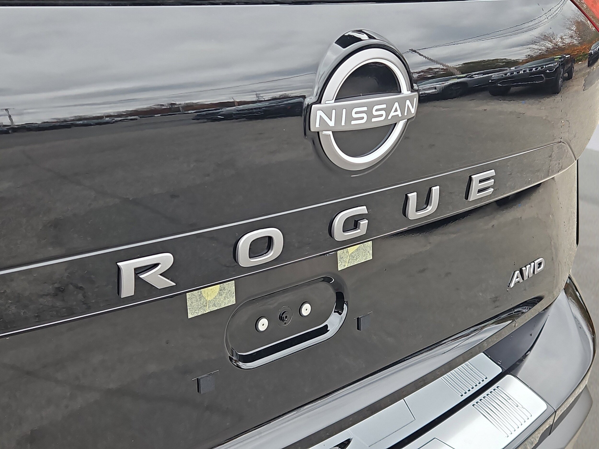 2026 Nissan Rogue SV photo 2