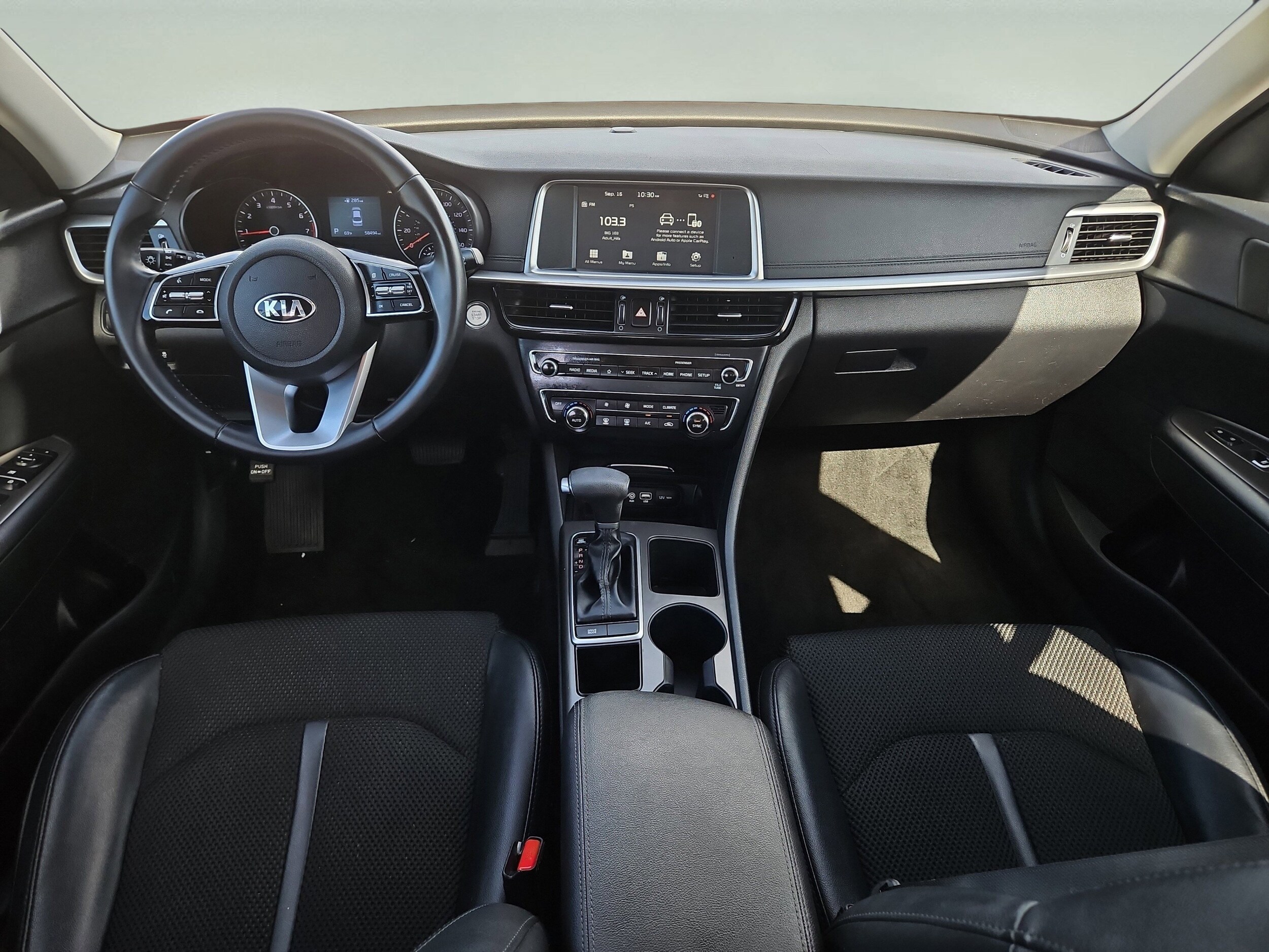 2019 Kia Optima S photo 2