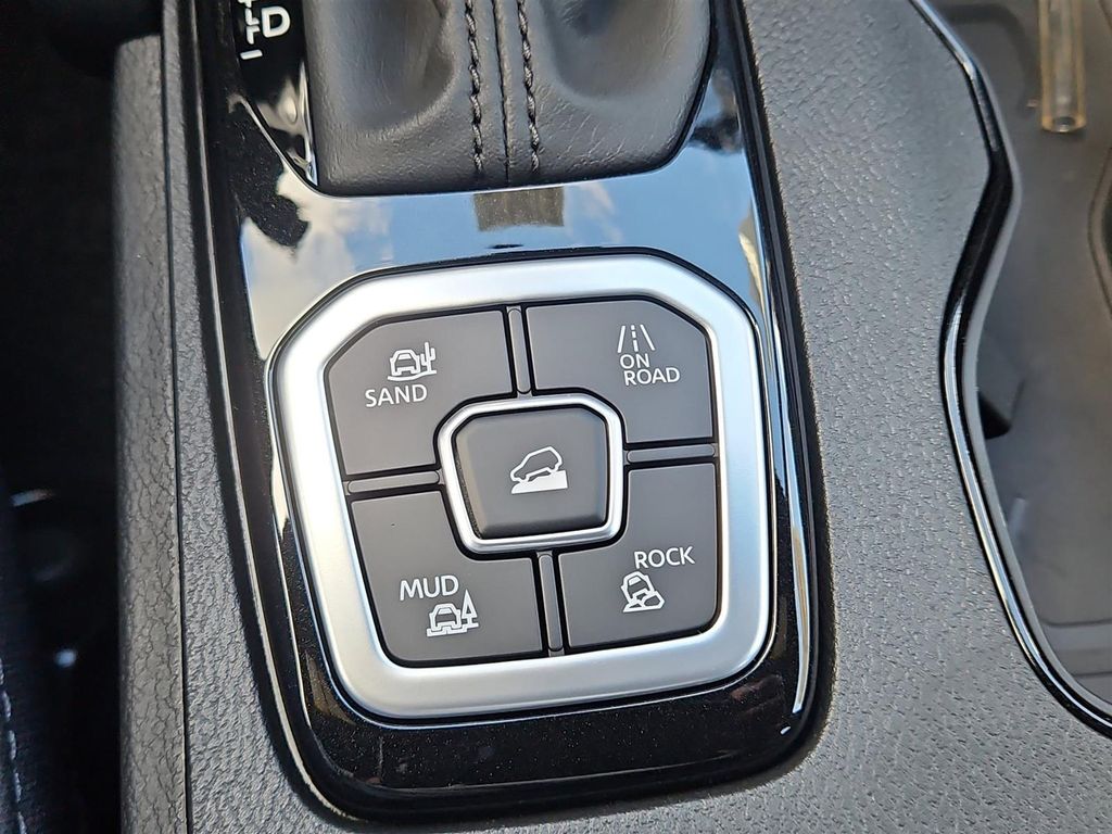2026 Nissan Frontier SV - Photo 9