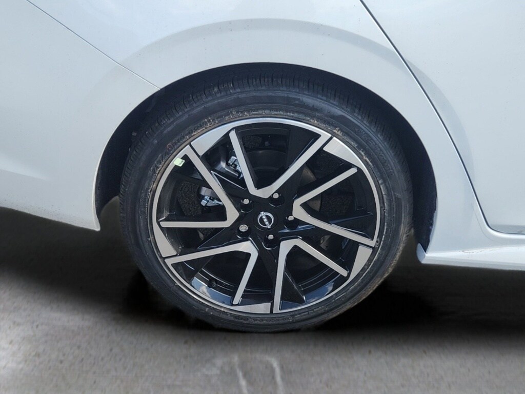 2025 Nissan Sentra SR photo 4