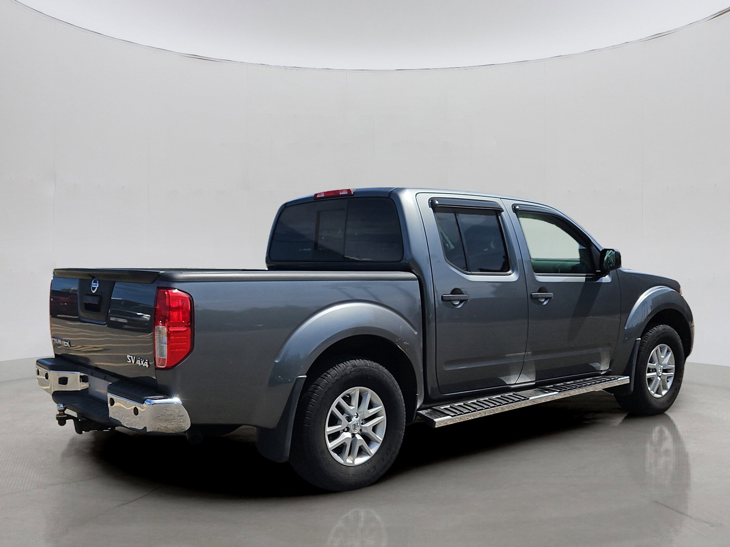 2016 Nissan Frontier SV photo 3