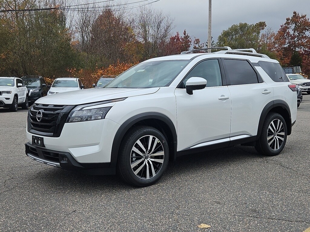New 2025 Nissan Pathfinder Platinum 4WD