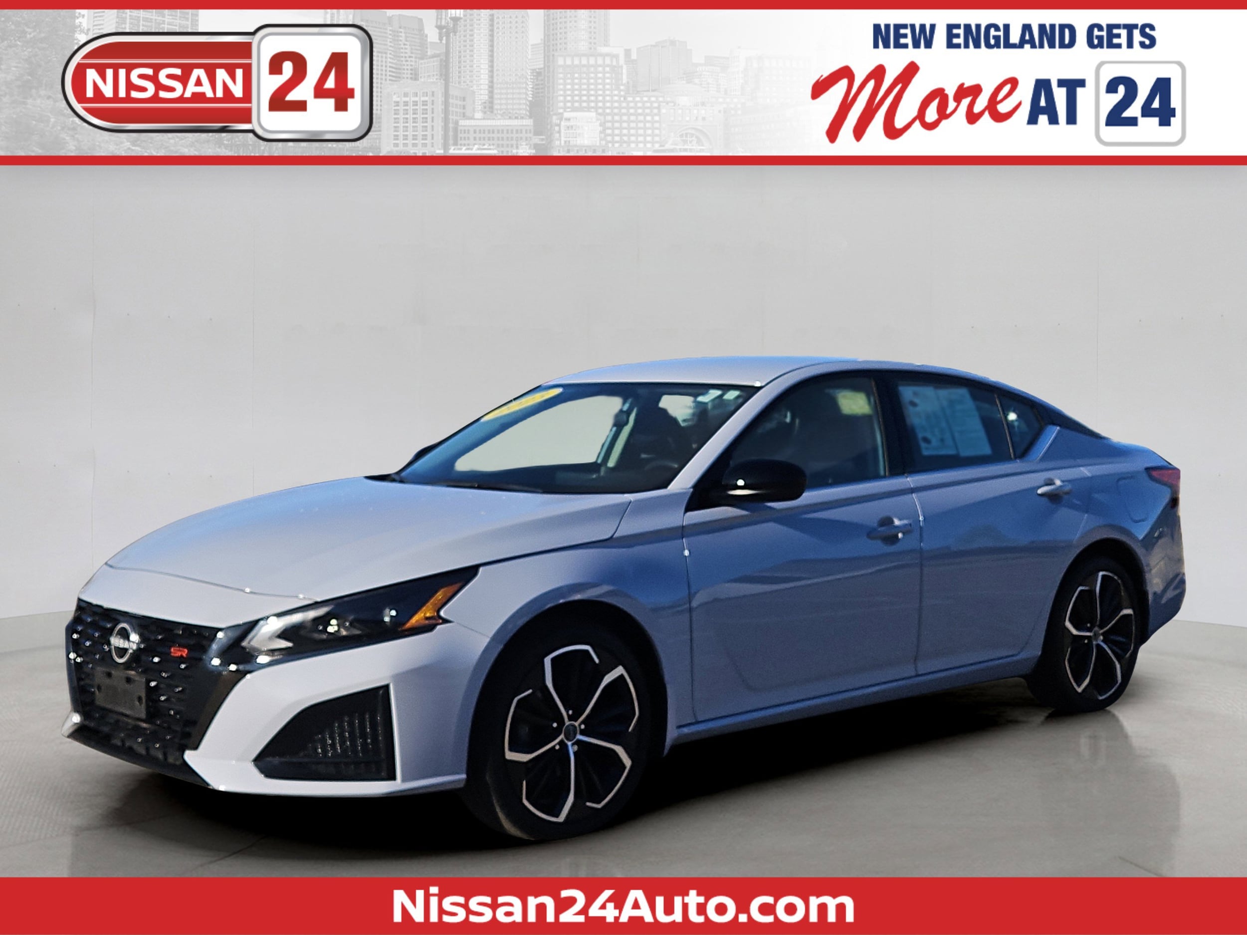 2023 Nissan Altima SR's photo