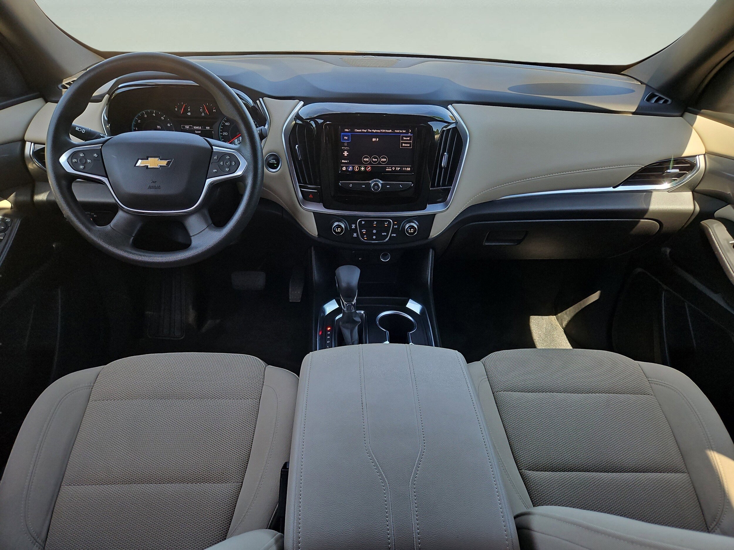 2022 Chevrolet Traverse 1LS photo 2