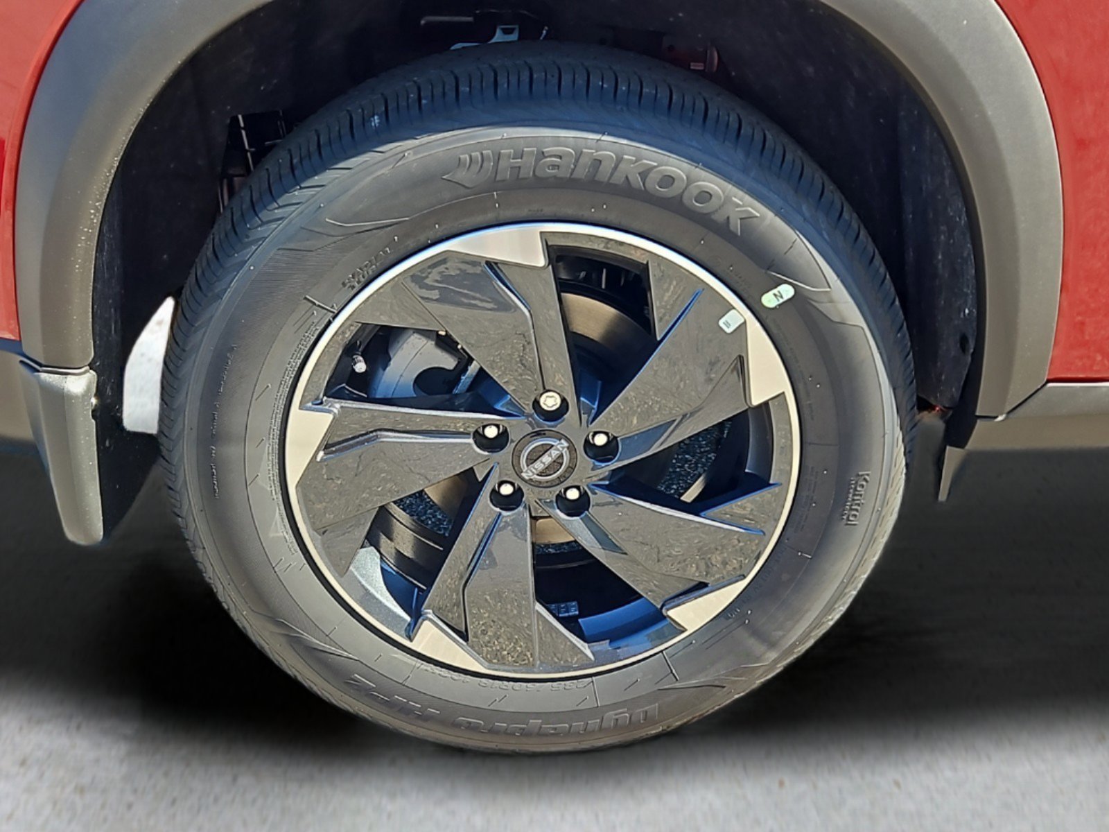 2025 Nissan Rogue SV photo 4