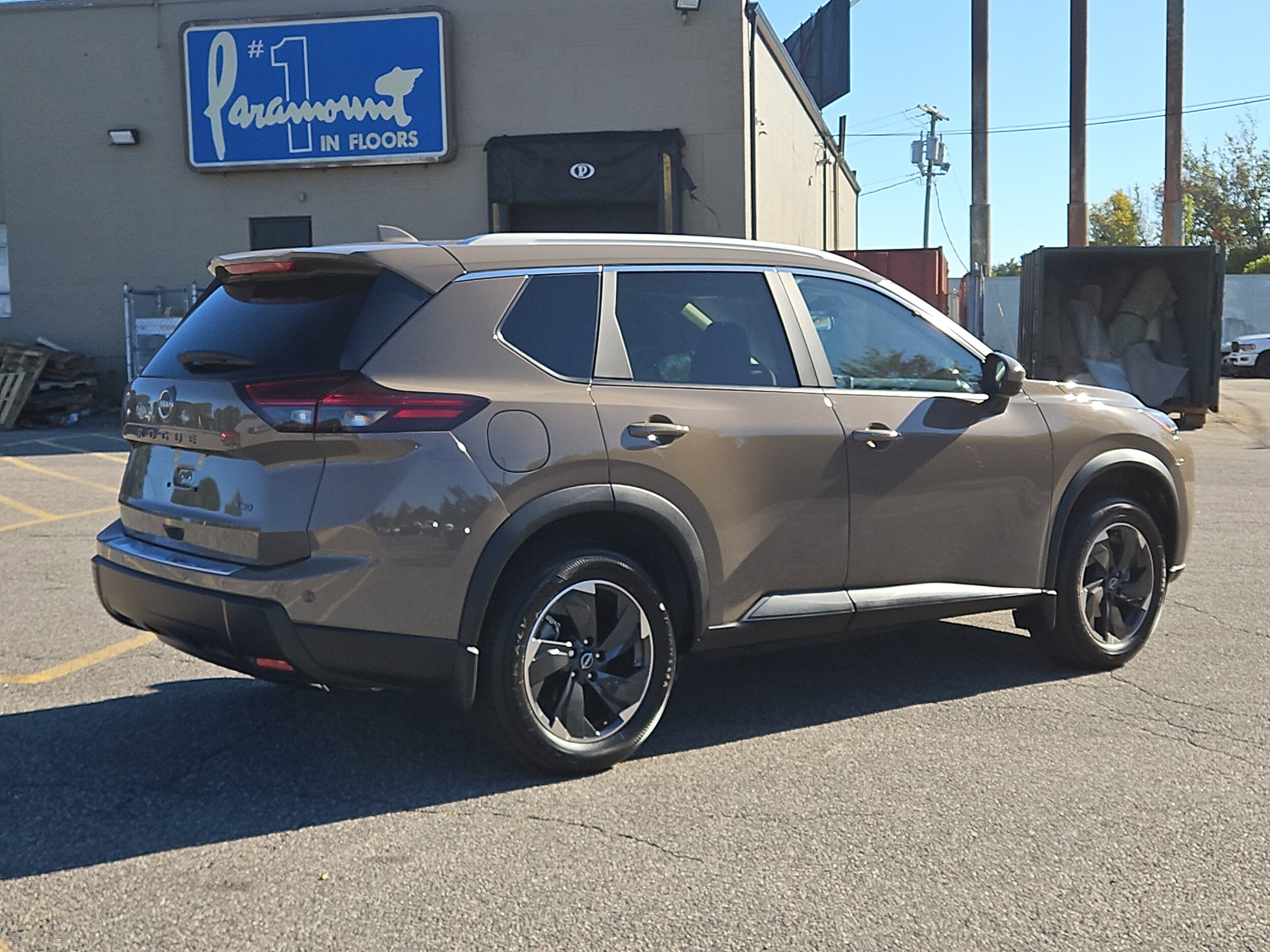 2025 Nissan Rogue SV photo 3