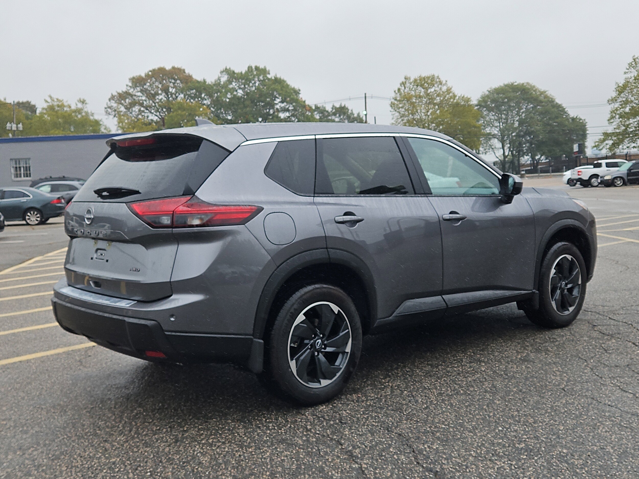2025 Nissan Rogue SV photo 4