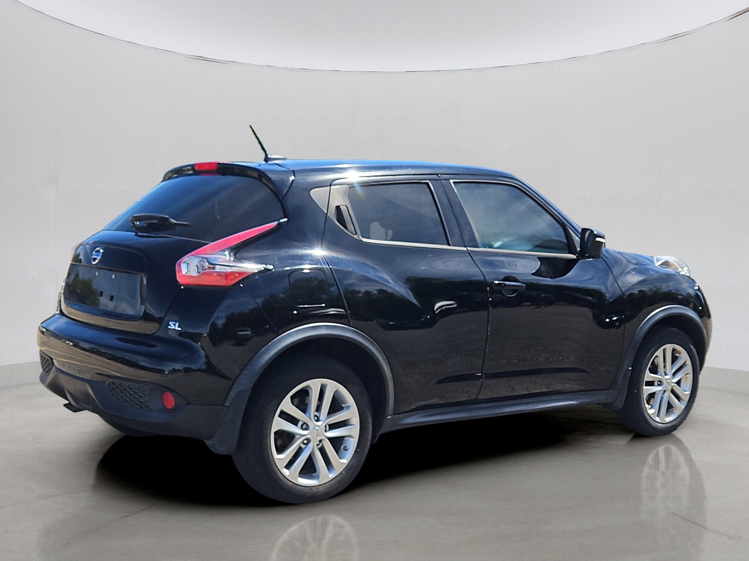 2016 Nissan Juke SL photo 3