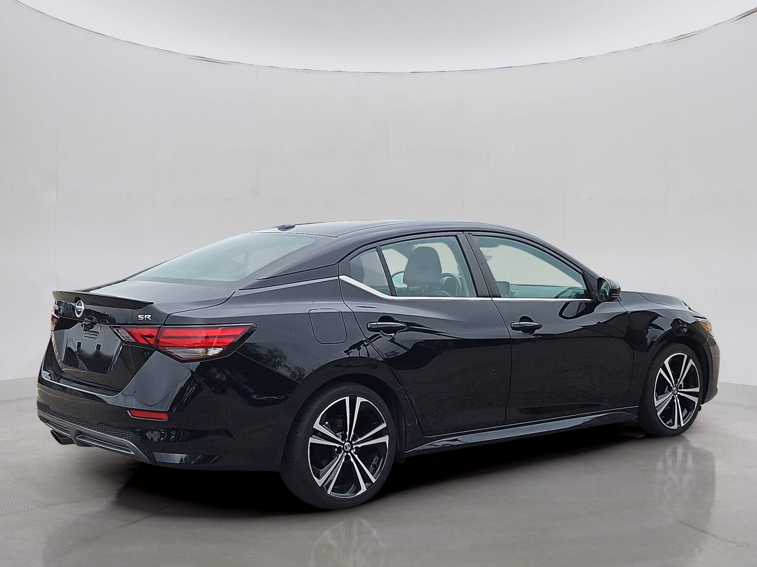 2021 Nissan Sentra SR photo 3