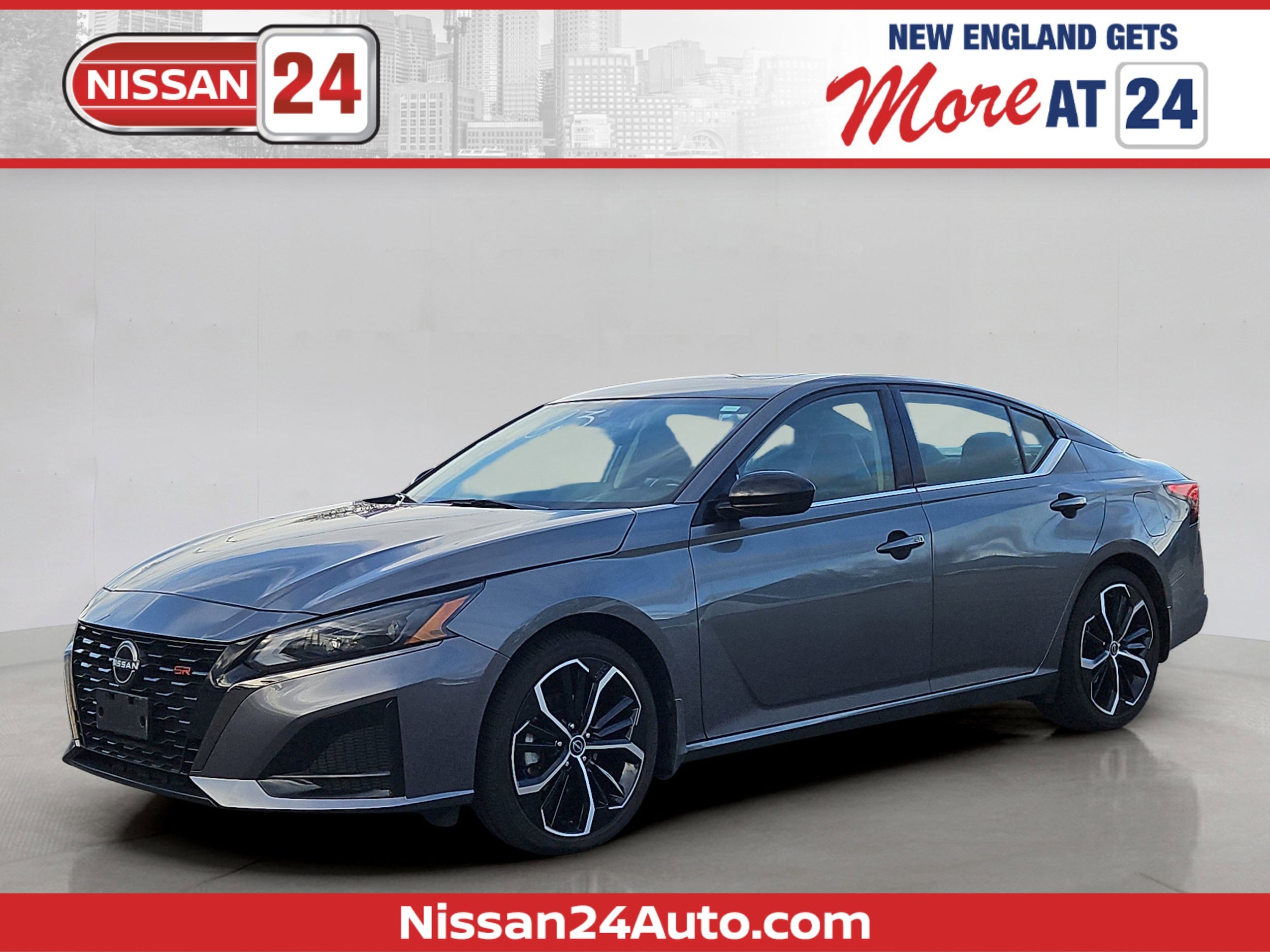 2023 Nissan Altima SR's photo