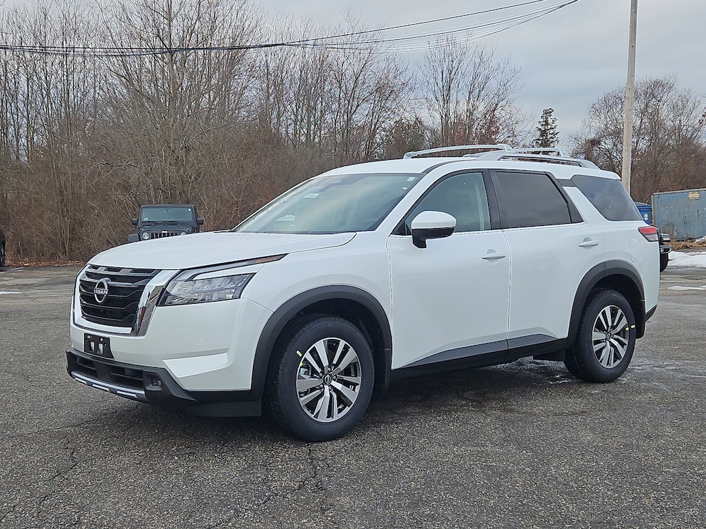 New 2025 Nissan Pathfinder SL 4WD