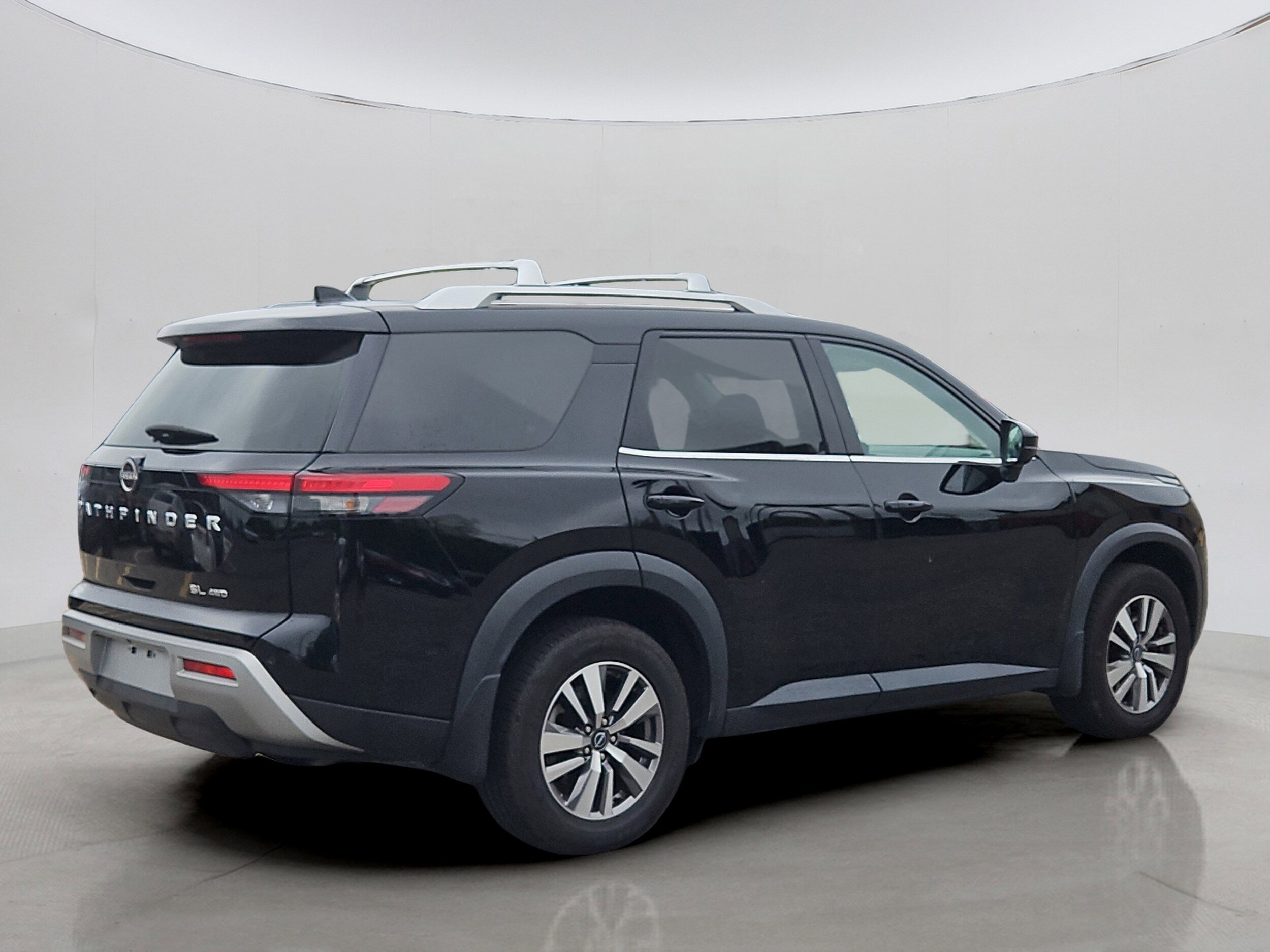 2022 Nissan Pathfinder SL photo 3