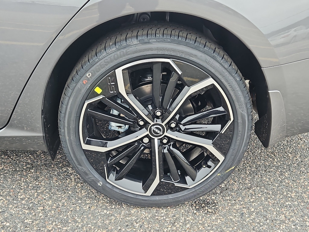 New 2025 Nissan Altima SR AWD