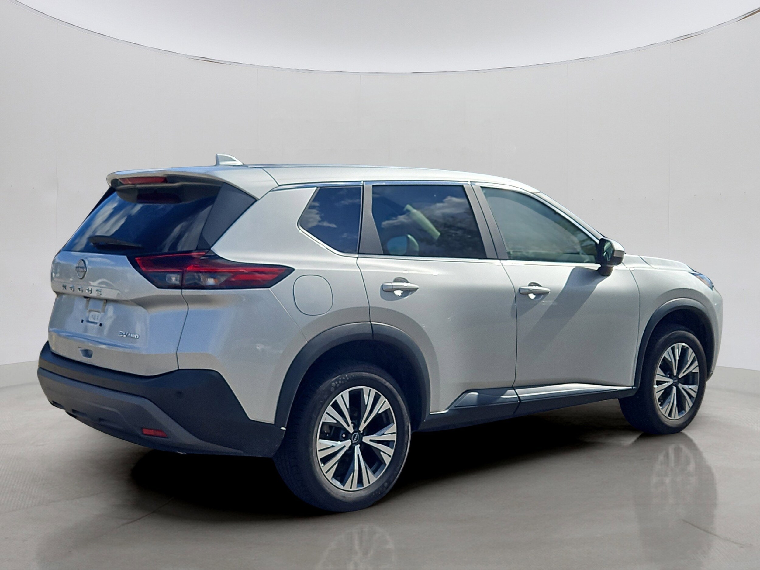 2023 Nissan Rogue SV photo 2