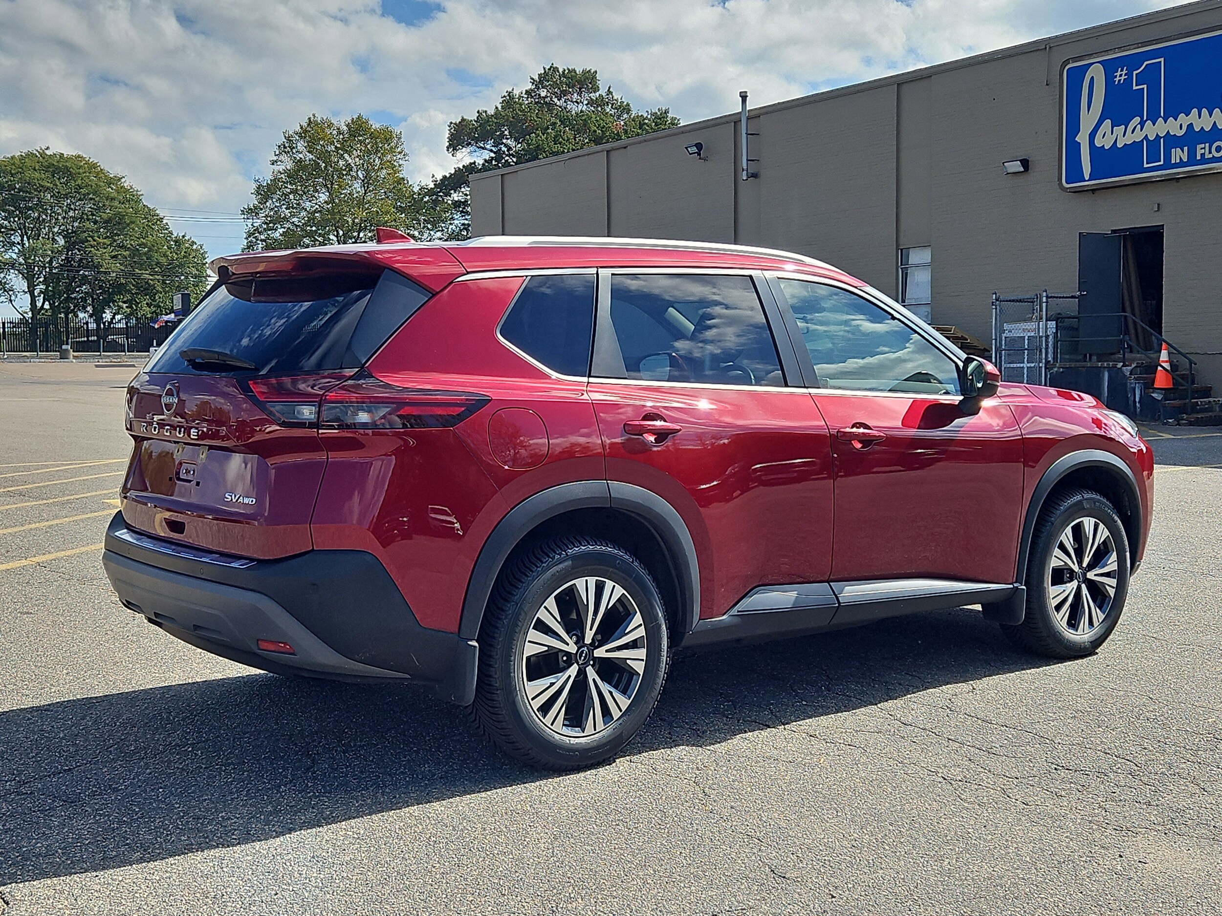 2022 Nissan Rogue SV photo 2