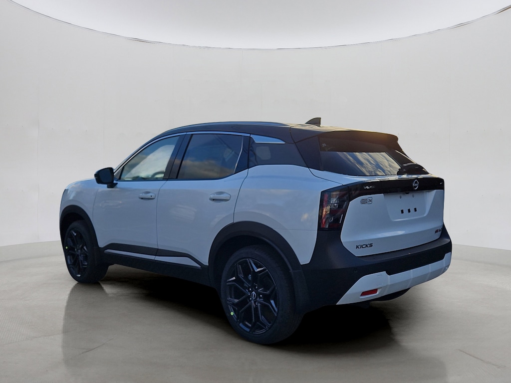 New 2026 Nissan Kicks SR SUV