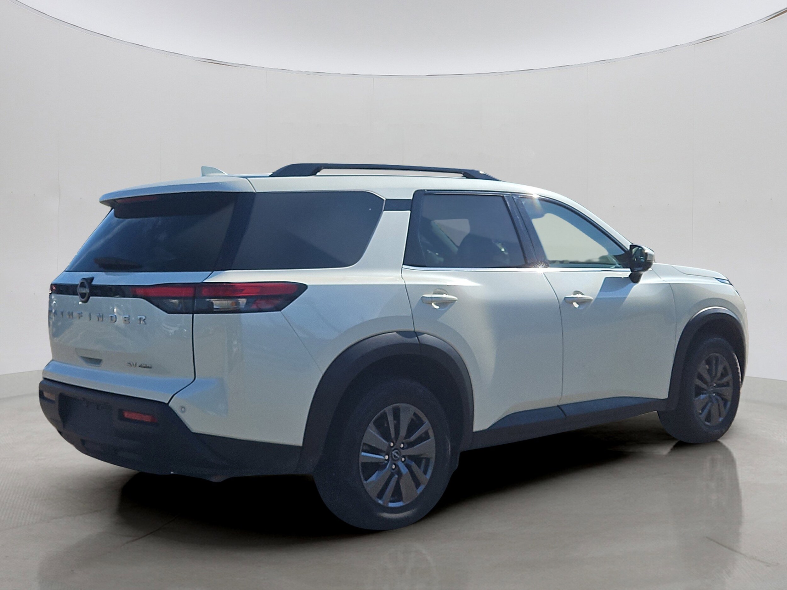 2024 Nissan Pathfinder SV photo 3