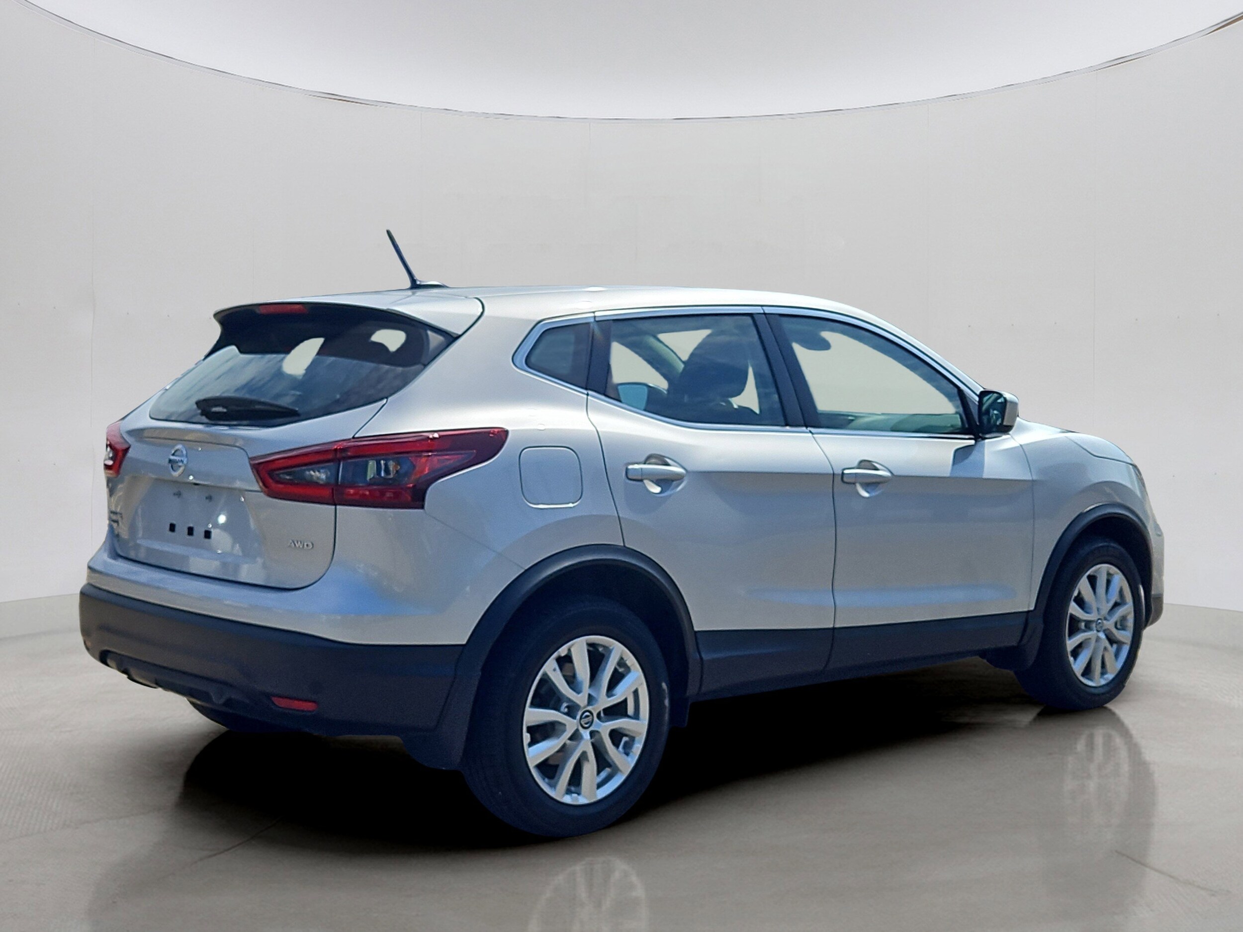 2021 Nissan Rogue Sport S photo 3