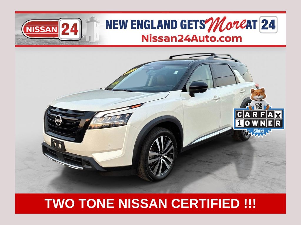 2023 Nissan Pathfinder Platinum 4WD's photo