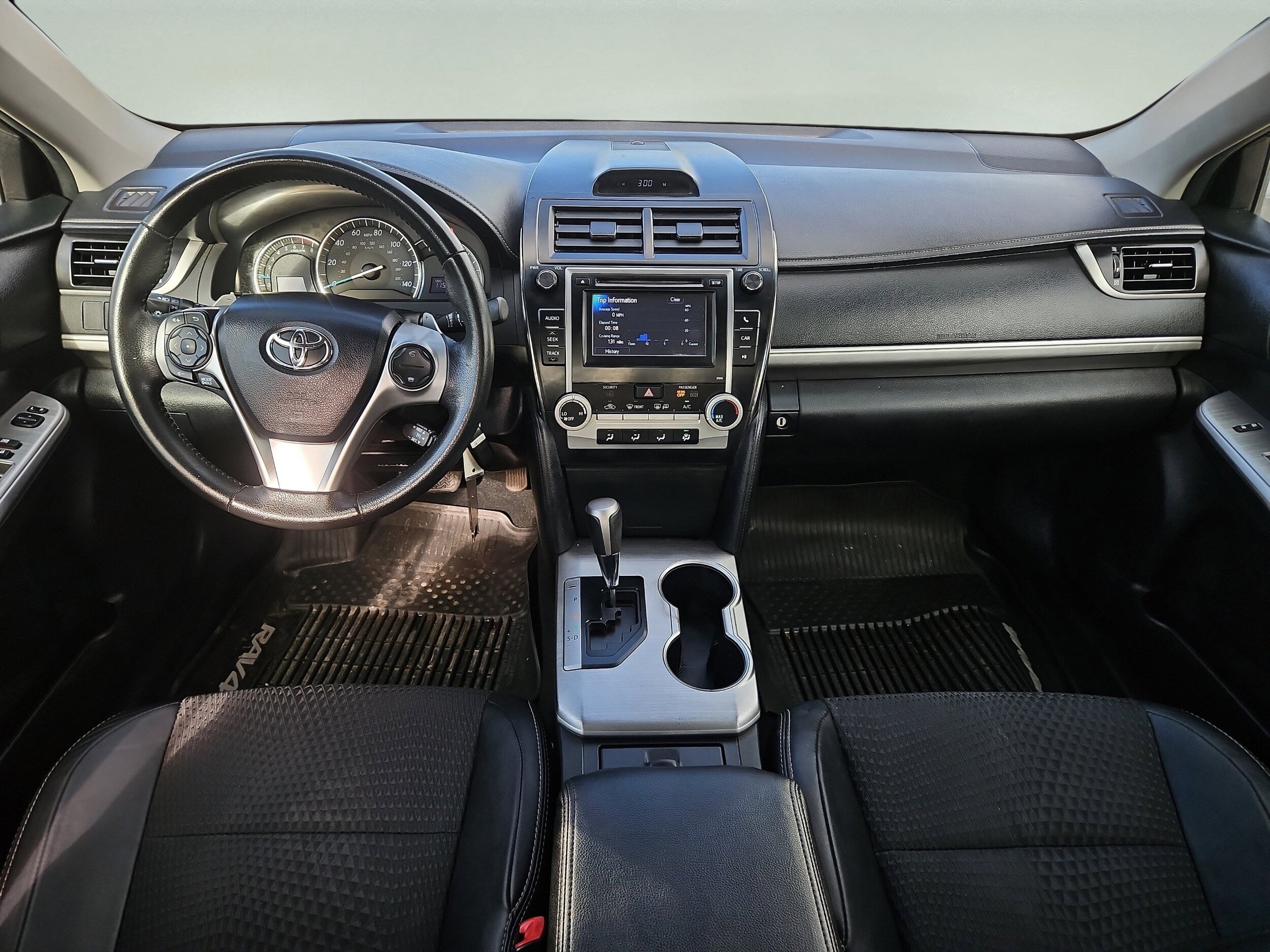 2013 Toyota Camry L photo 2