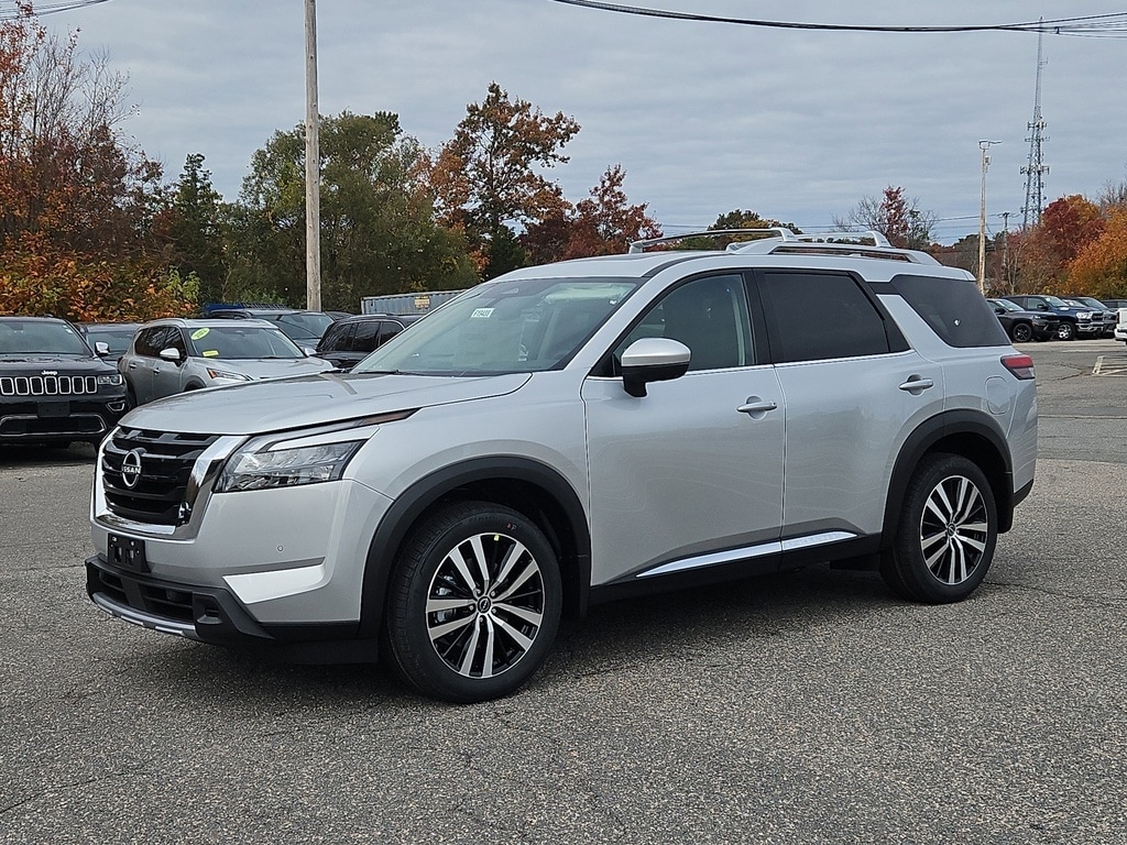 New 2025 Nissan Pathfinder Platinum 4WD