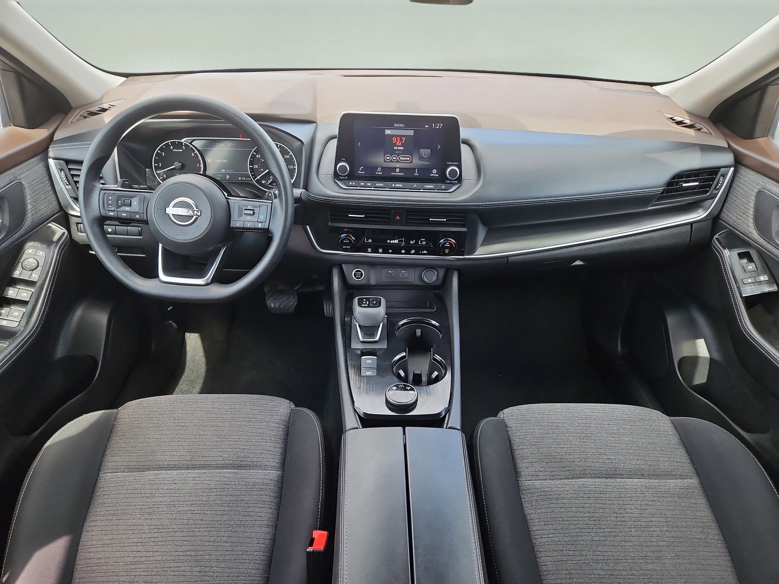 2023 Nissan Rogue SV photo 2