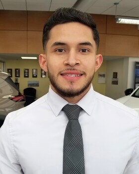 Staff member Pablo Reyes from ID_a1841d82615a