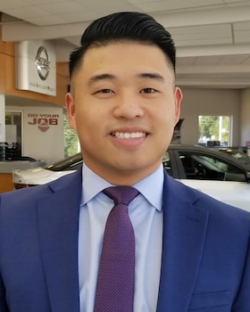 Staff member John Lin from ID_d428bfad0536