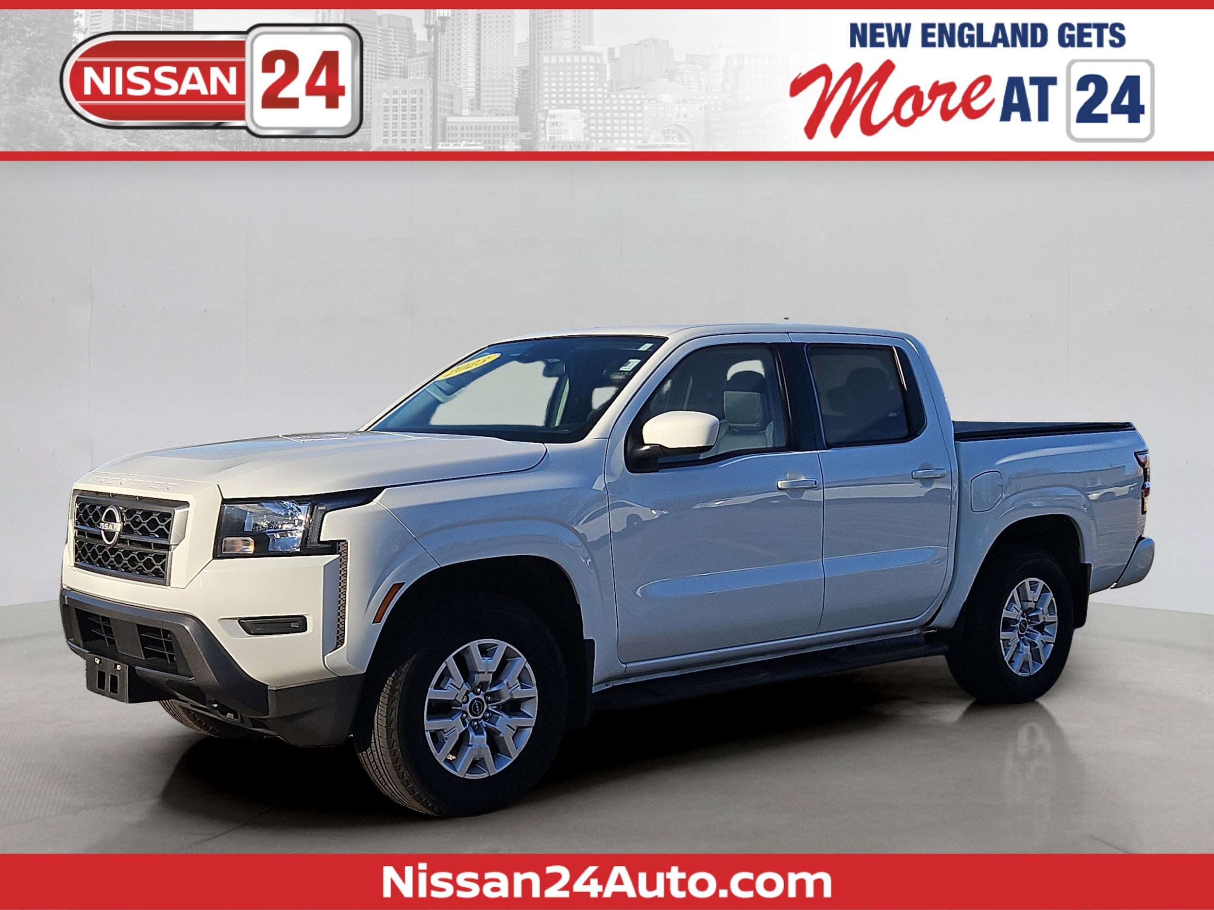 2023 Nissan Frontier SV's photo