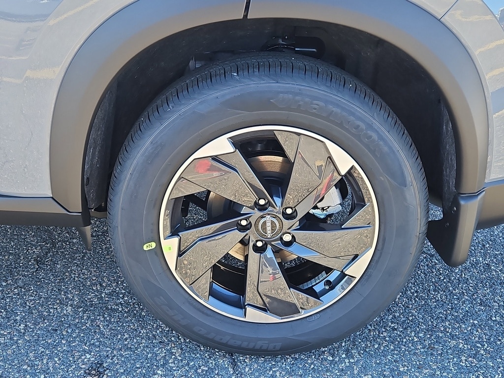 New 2026 Nissan Rogue SV