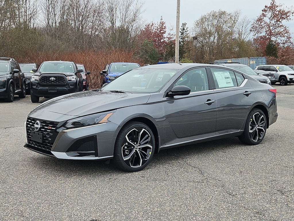 New 2025 Nissan Altima SR AWD