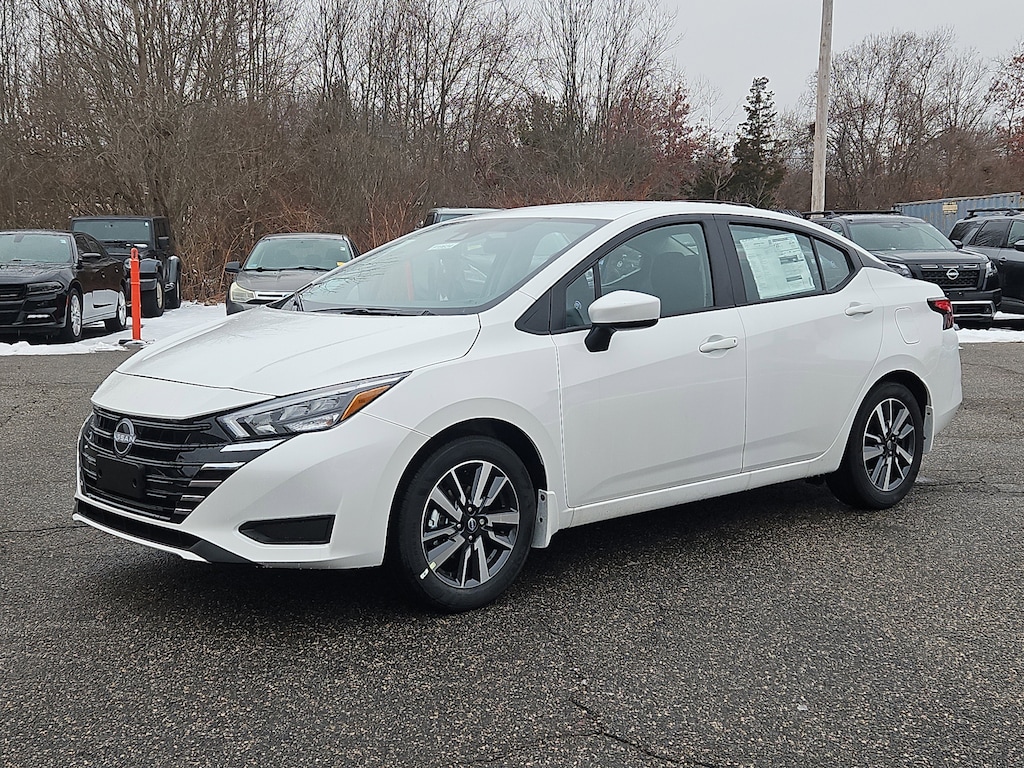 New 2025 Nissan Versa 1.6 SV