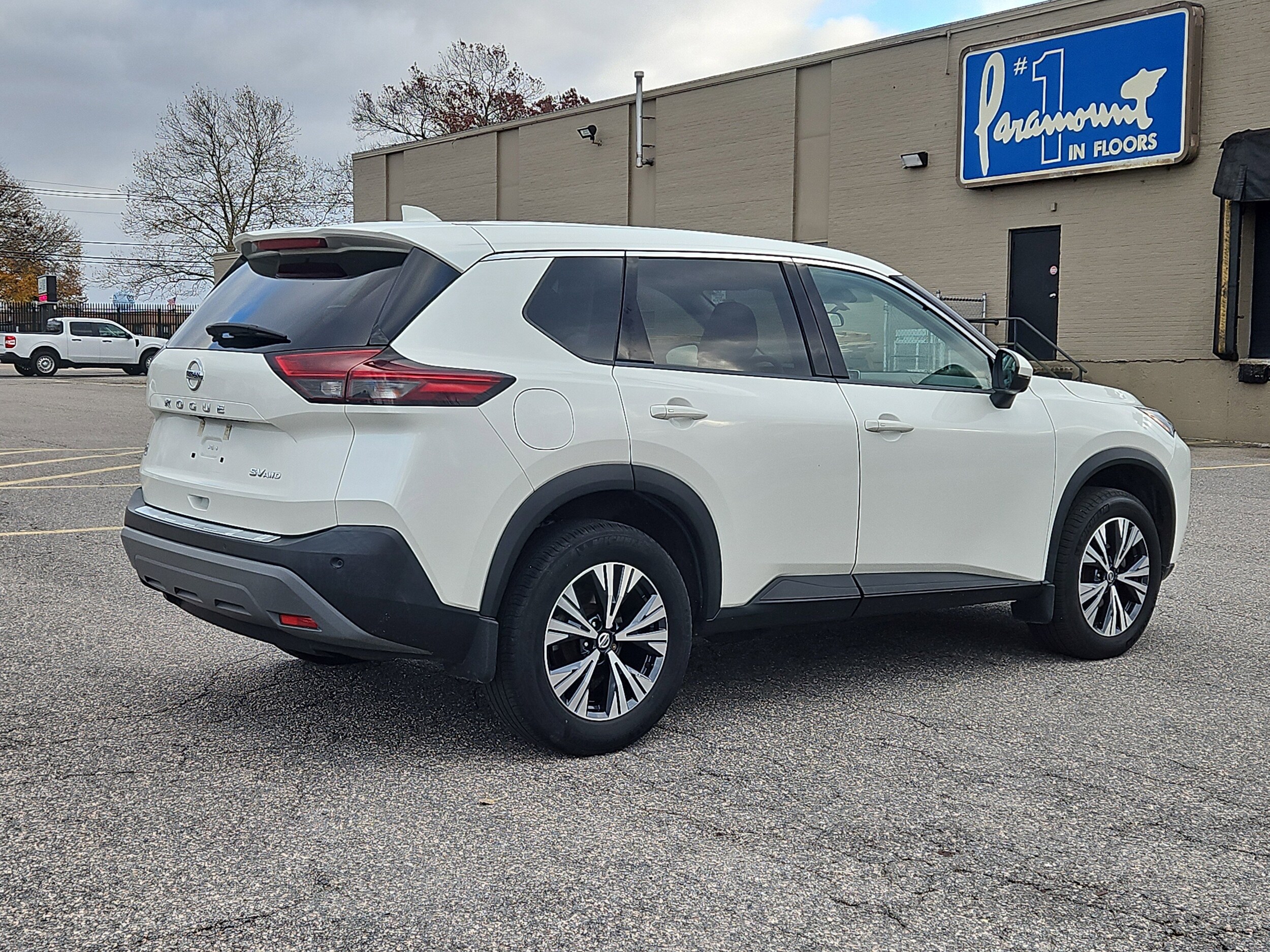 2021 Nissan Rogue SV photo 2